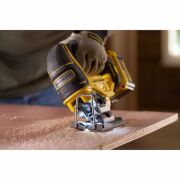 Stanley SFMCS650B Akülü Dekupaj Testere Gövdesi (Solo)