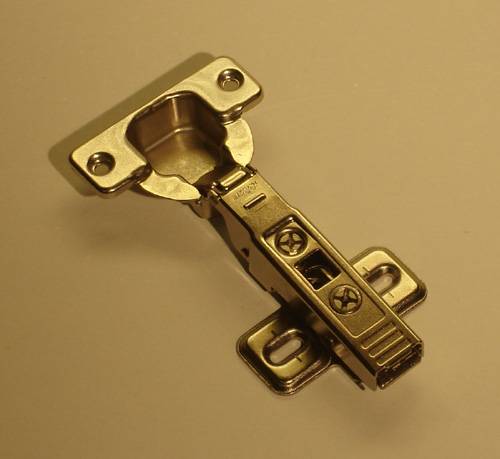 BLUM CLİP TOP NOKTALI DÜZ MENTEŞE 71T9550