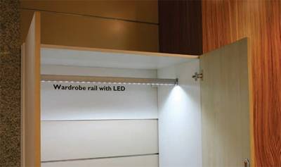 LED IŞIKLI GARDROP ASKI BORUSU 60 cm